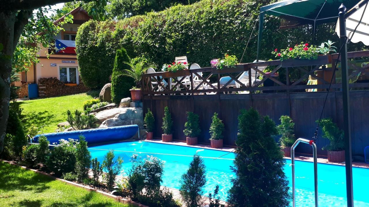 Penzion Hugo Sedlec-Prcice ภายนอก รูปภาพ